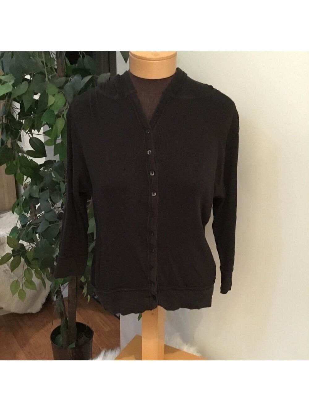Stamp 10 Woman’s Large button down black hooded ribbed long sleeve tee